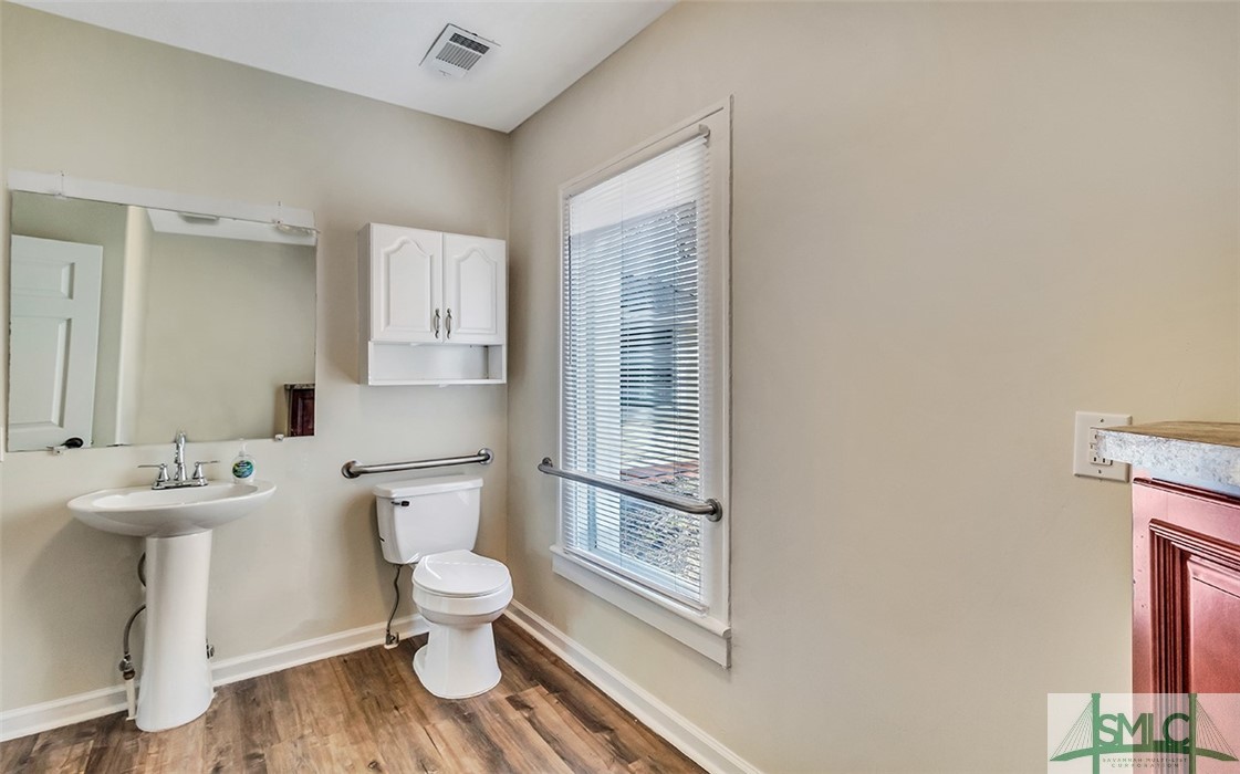 406 E US Highway 80 Highway