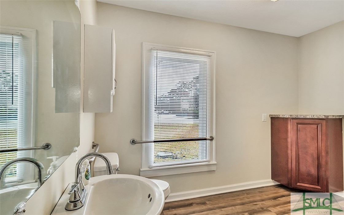 406 E US Highway 80 Highway