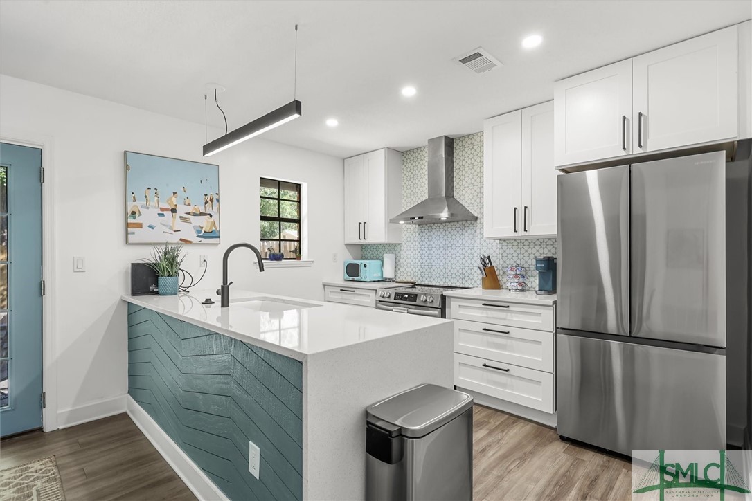 152 S Robinhood Drive