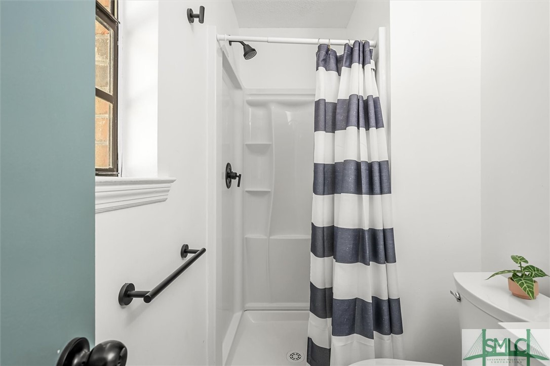 152 S Robinhood Drive