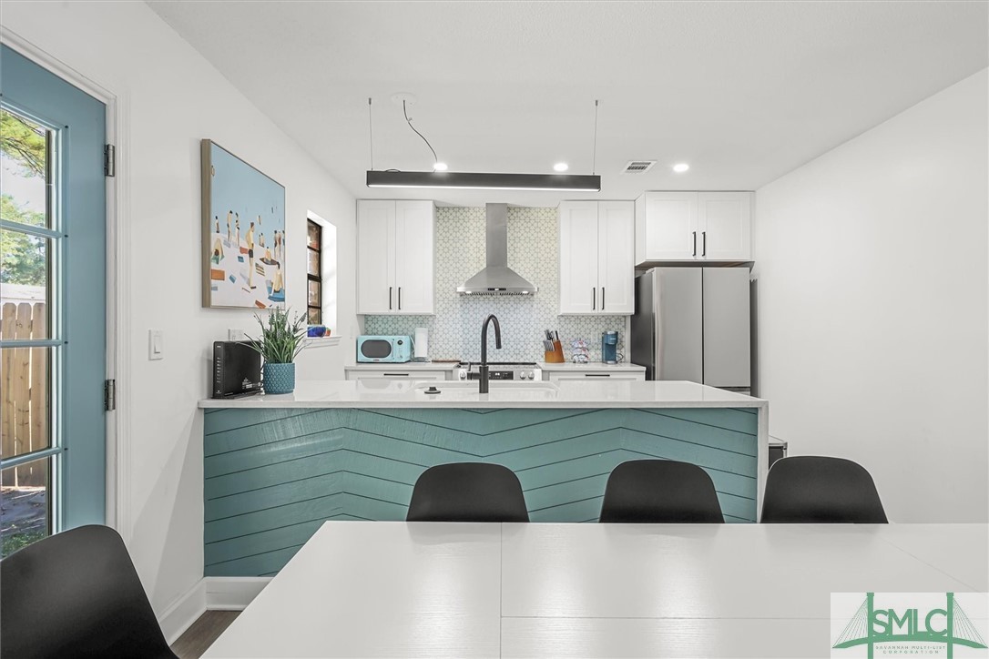 152 S Robinhood Drive