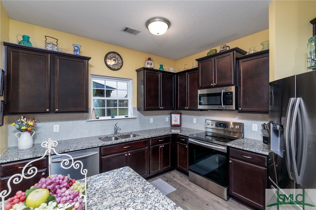 217 Bobwhite Trail NE