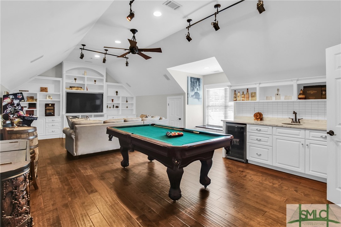 4 W Lake Heron Court