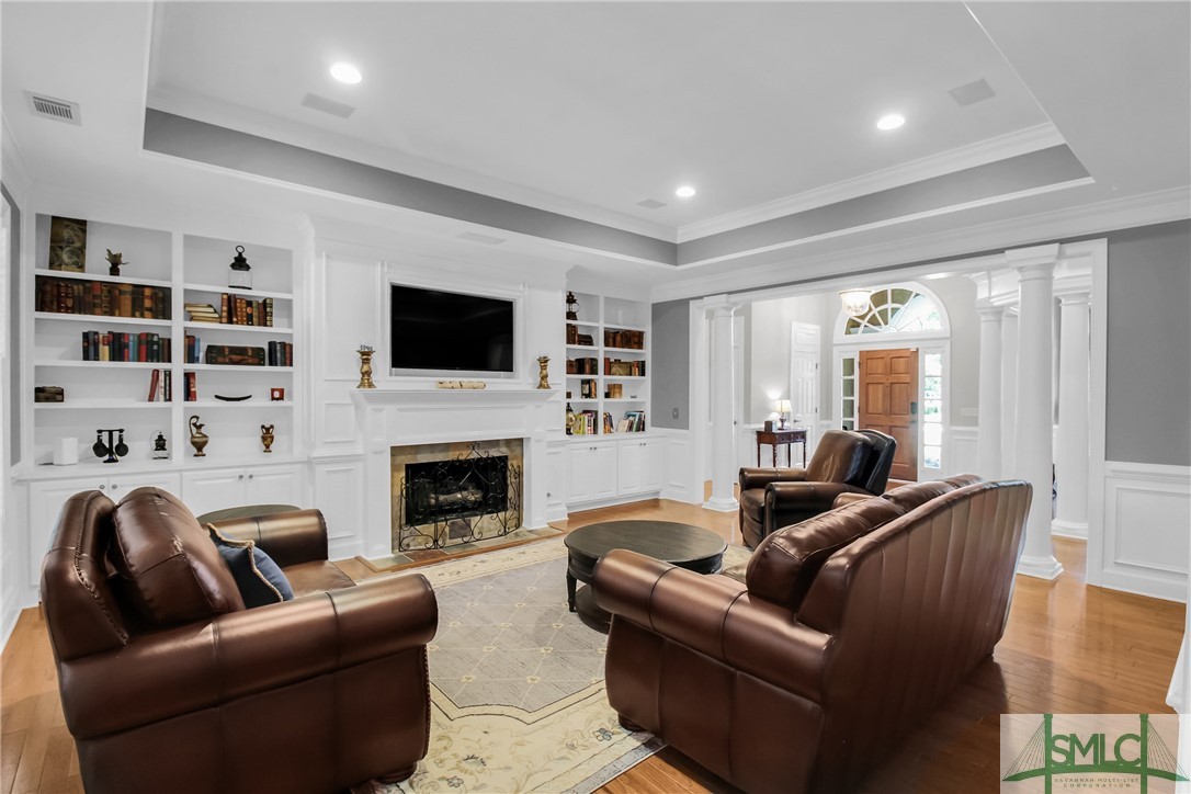 4 W Lake Heron Court