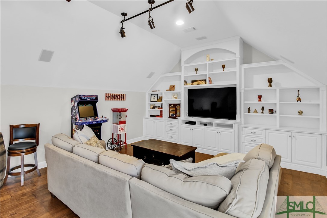 4 W Lake Heron Court