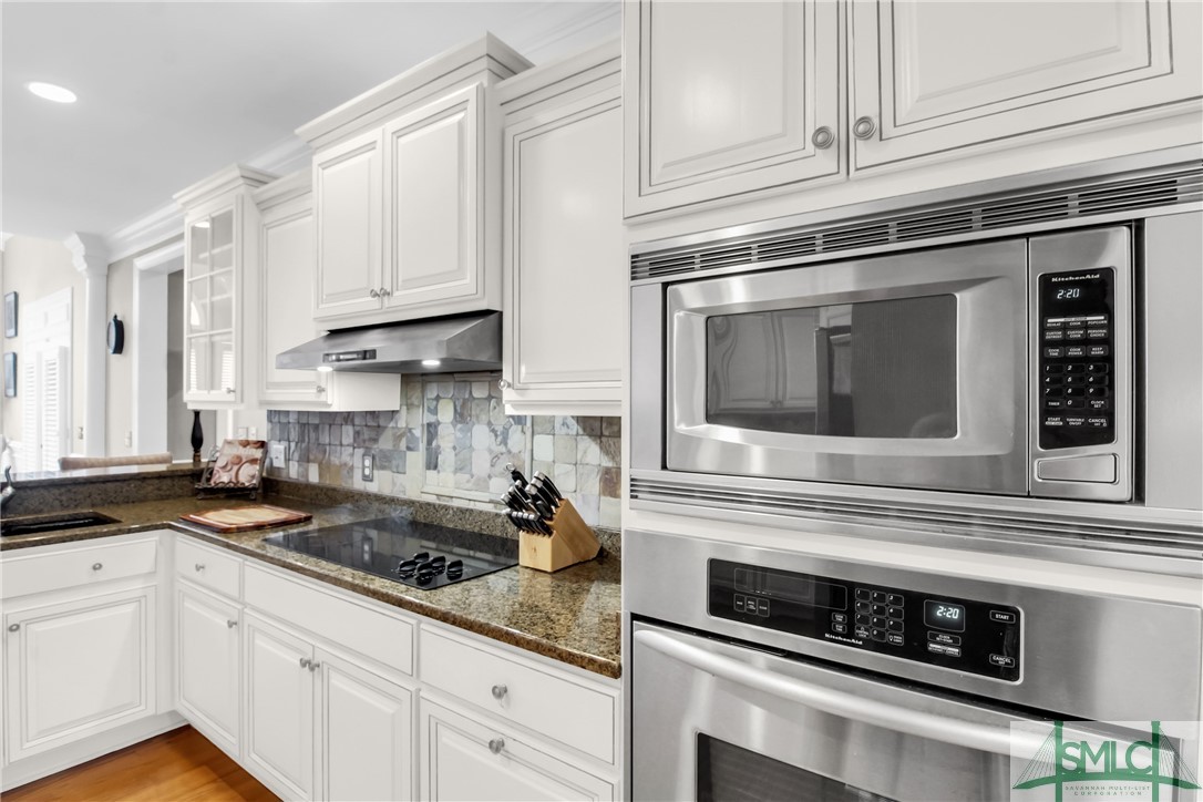 4 W Lake Heron Court