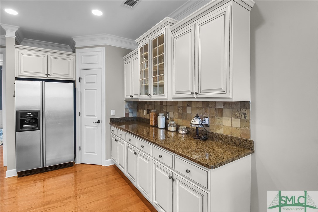 4 W Lake Heron Court