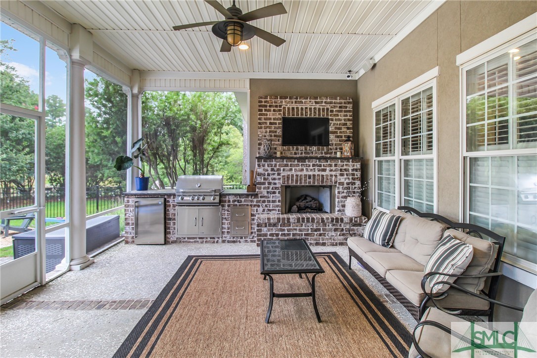 4 W Lake Heron Court