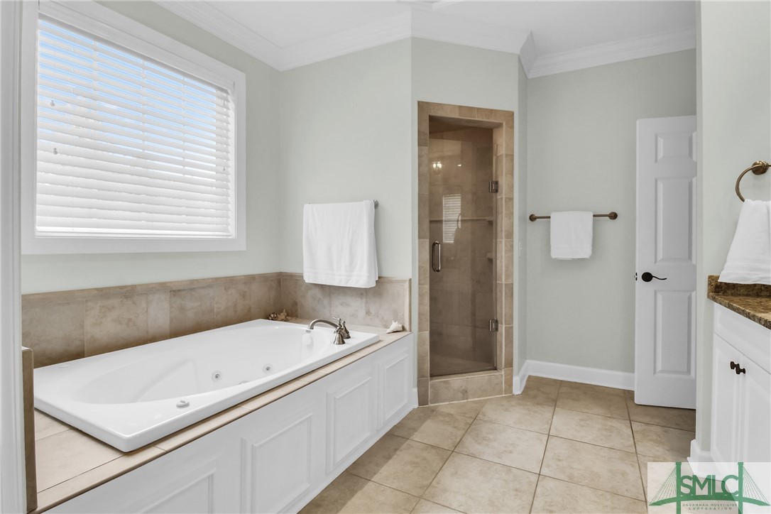 4 W Lake Heron Court