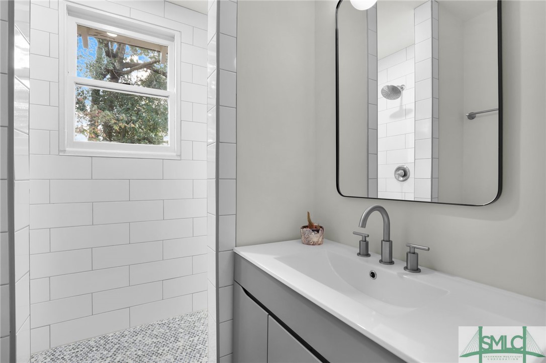 815 W 39th Street