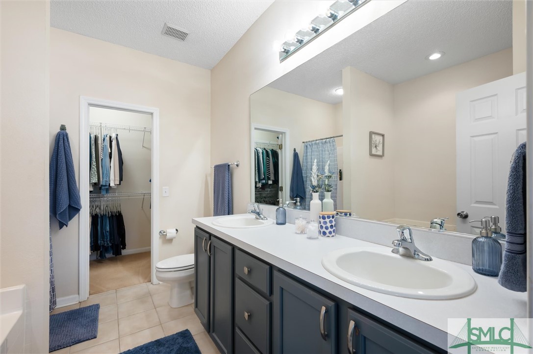 22 Travertine Circle
