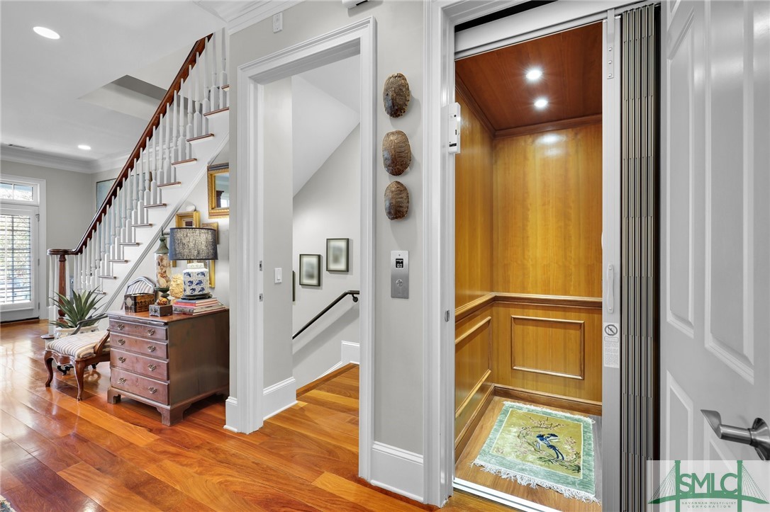319 W Taylor Street