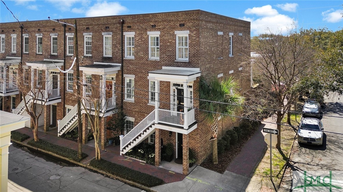 319 W Taylor Street