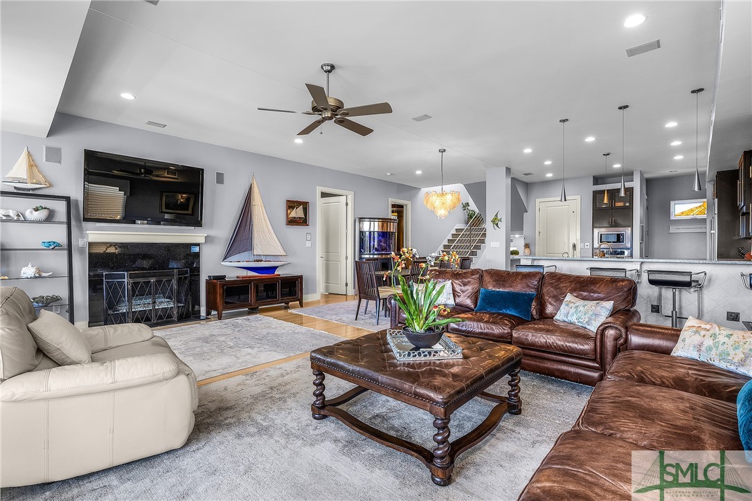 8 18th Street