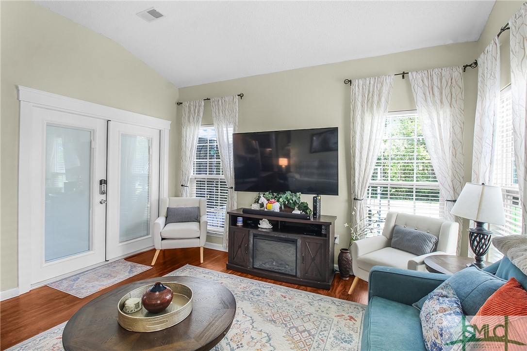 7 Falkland Avenue