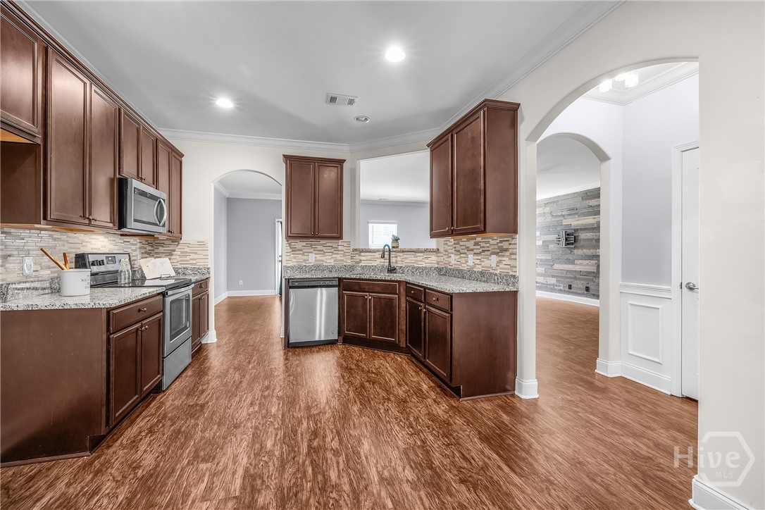 106 Greenbriar Drive