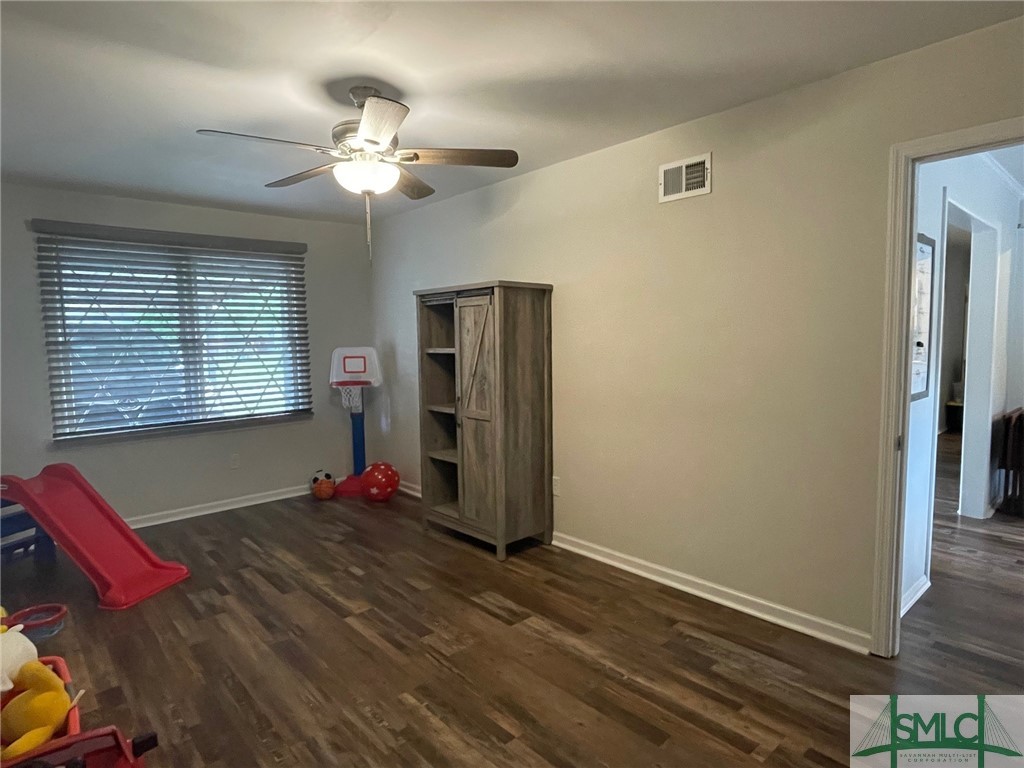 120 Van Nuys Boulevard