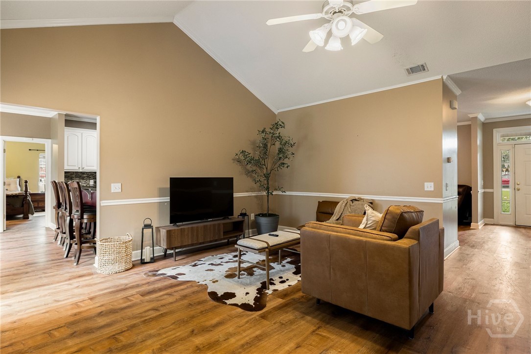 209 Saint James Walk