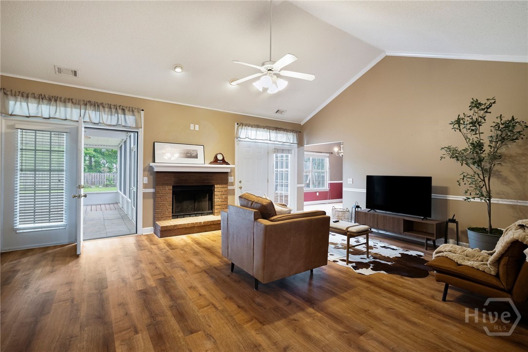 209 Saint James Walk