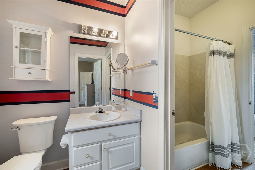 209 Saint James Walk