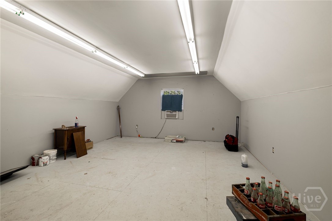 209 Saint James Walk