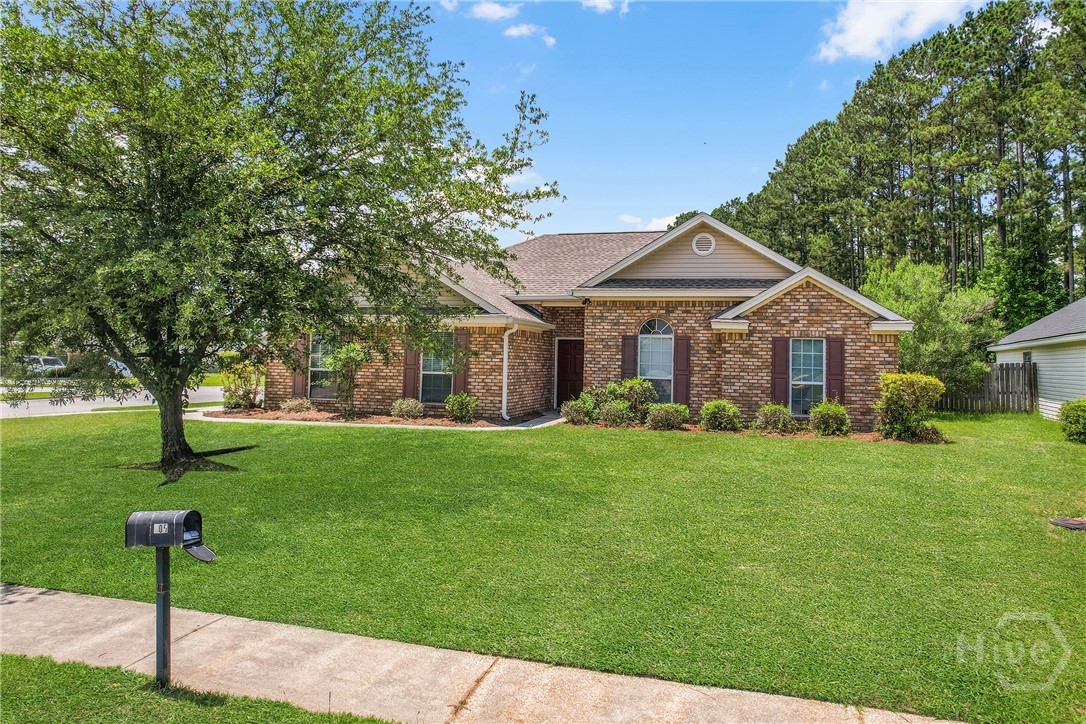 105 W Tisbury Lane