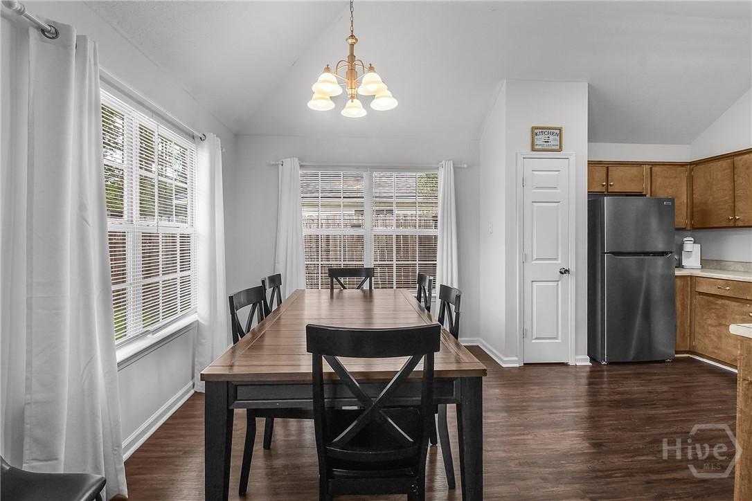 105 W Tisbury Lane