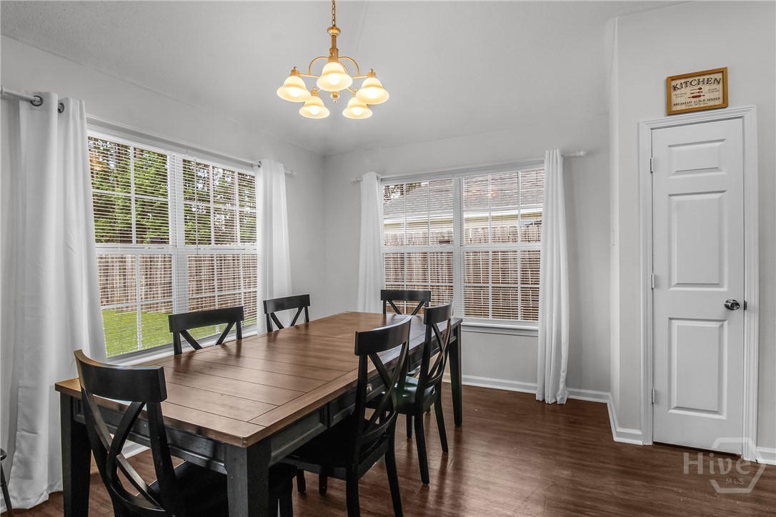 105 W Tisbury Lane