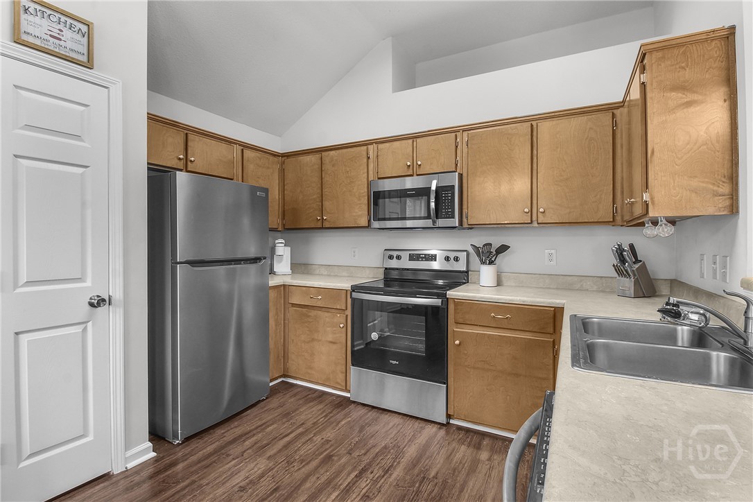 105 W Tisbury Lane