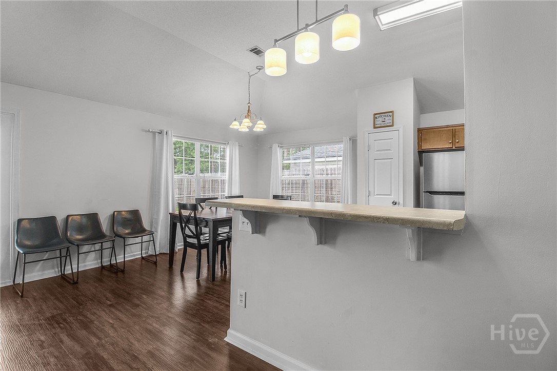 105 W Tisbury Lane