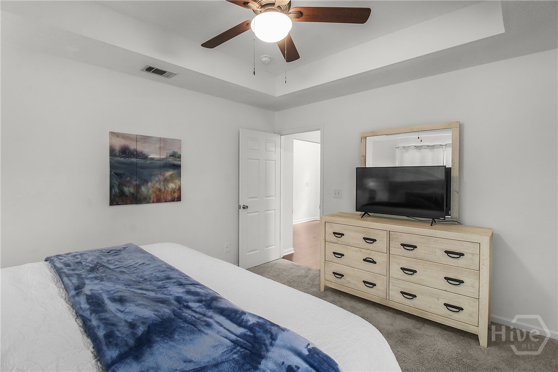 105 W Tisbury Lane