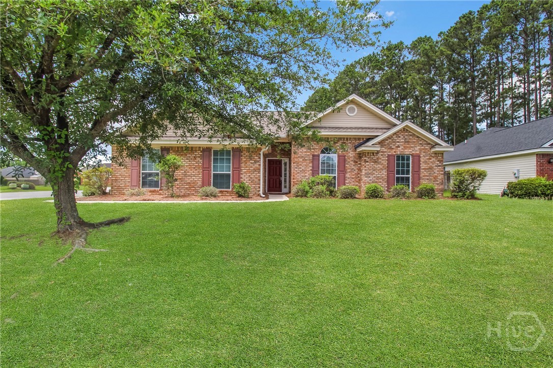 105 W Tisbury Lane