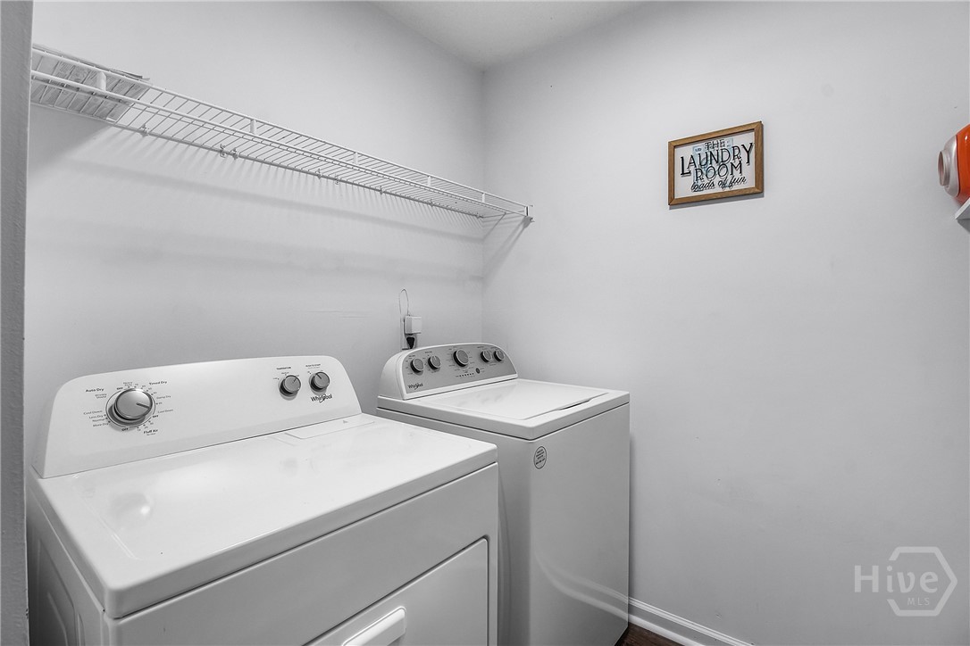 105 W Tisbury Lane