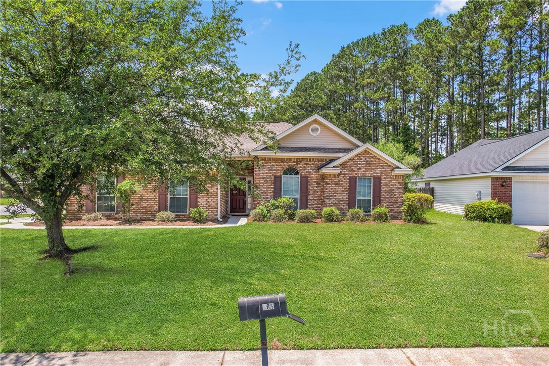 105 W Tisbury Lane