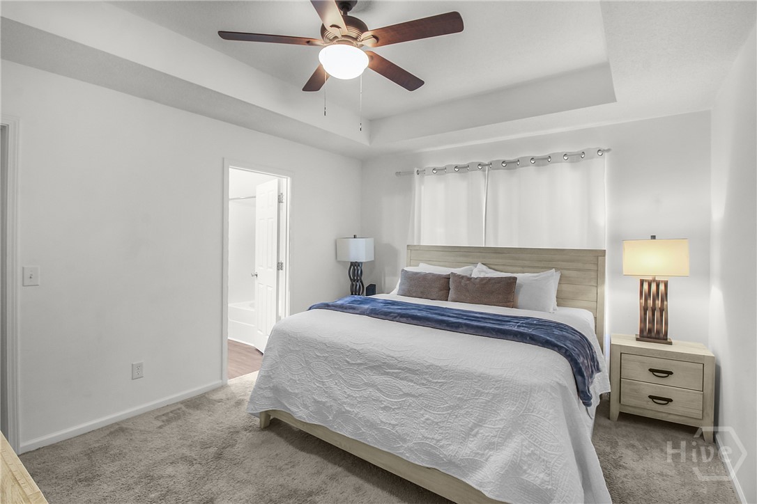 105 W Tisbury Lane