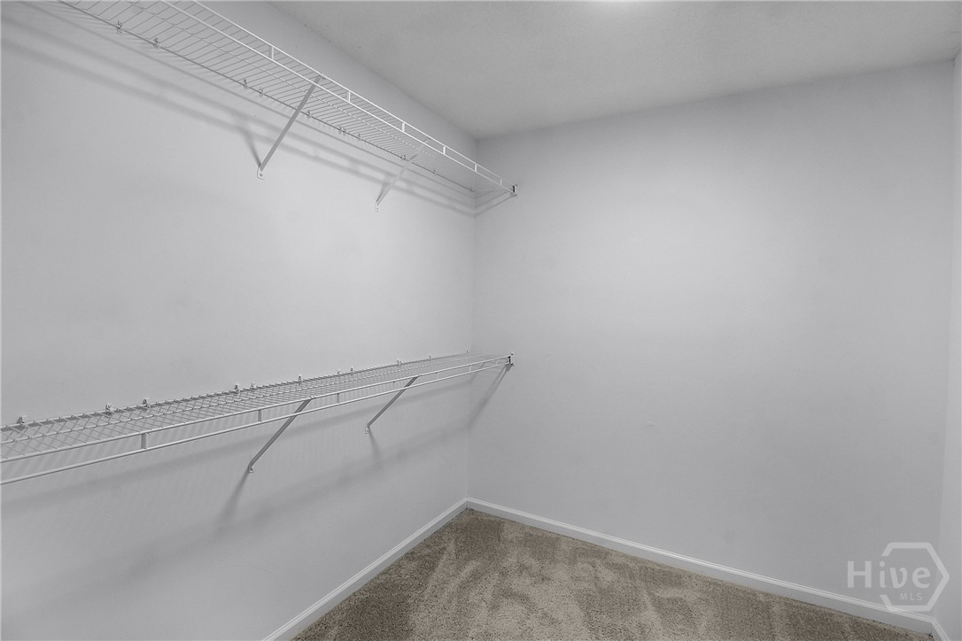 105 W Tisbury Lane