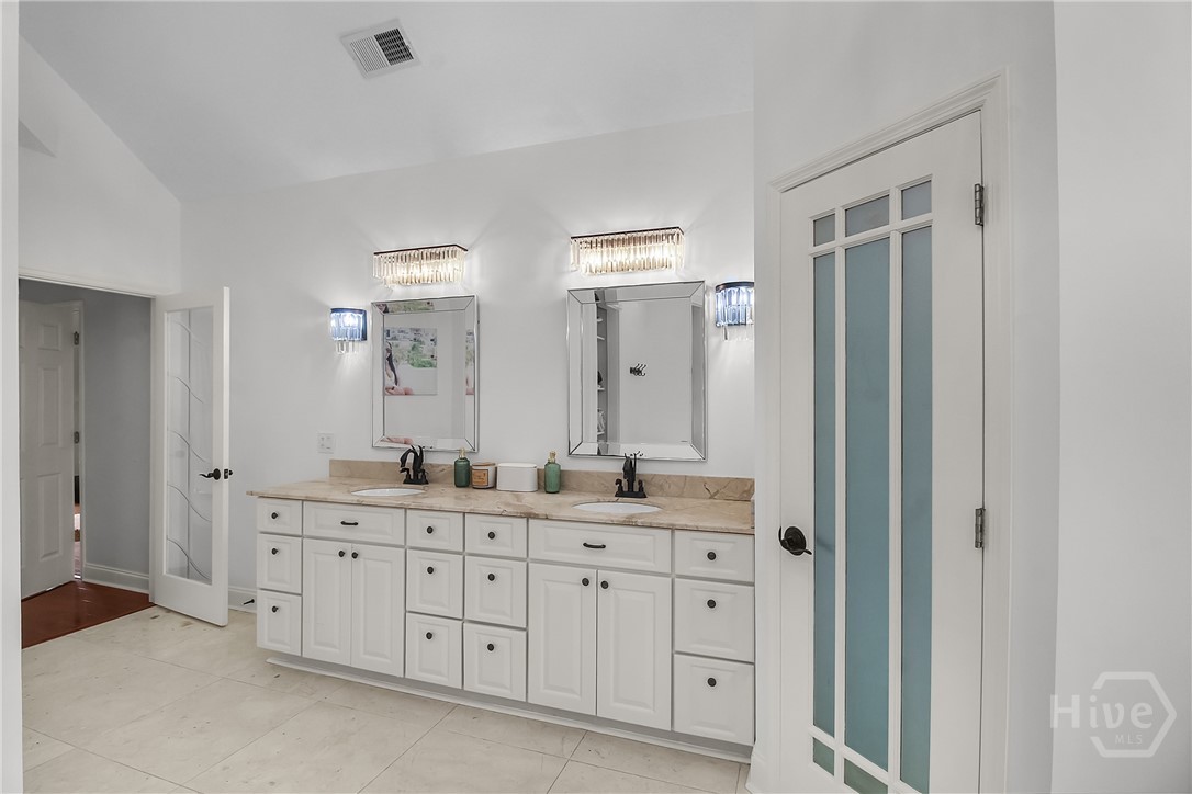 17 Hickory Grove Point