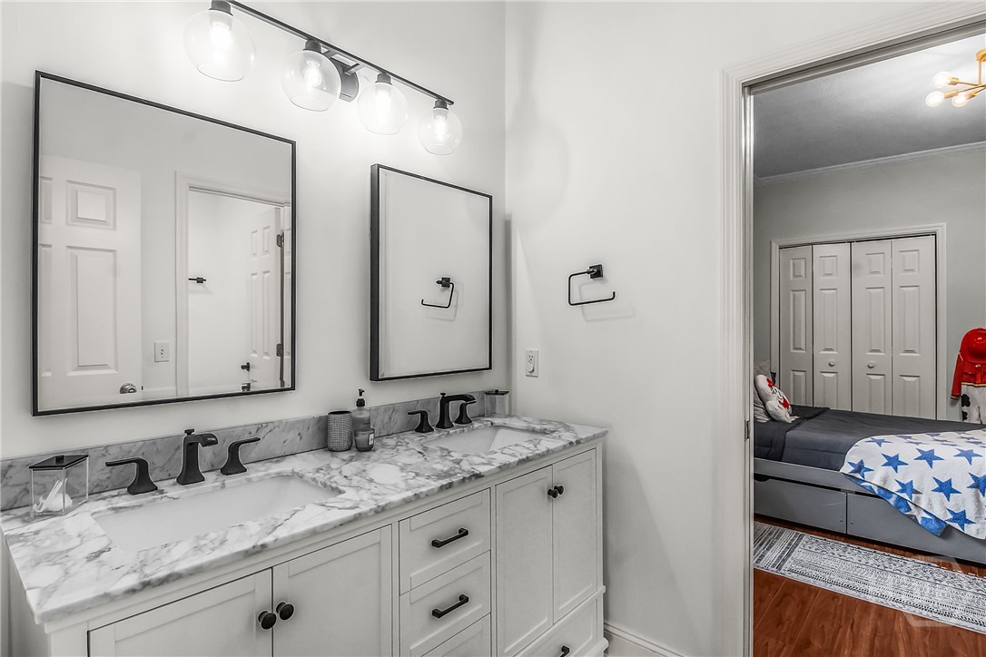 17 Hickory Grove Point