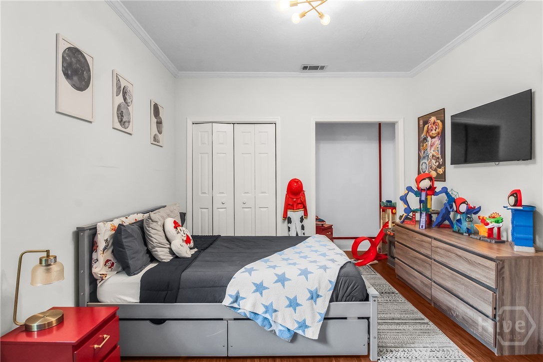 17 Hickory Grove Point