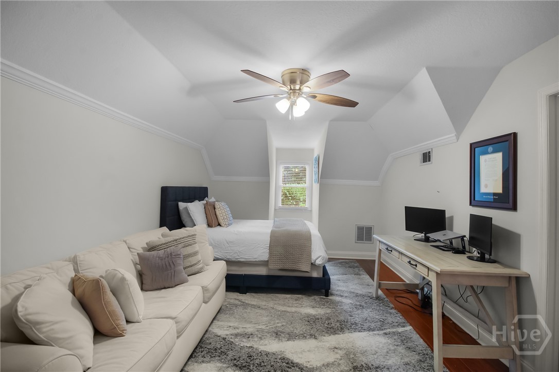 17 Hickory Grove Point