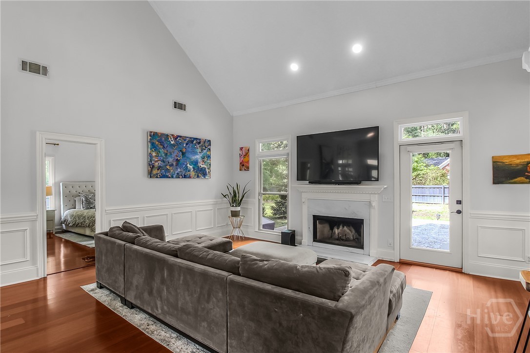 17 Hickory Grove Point