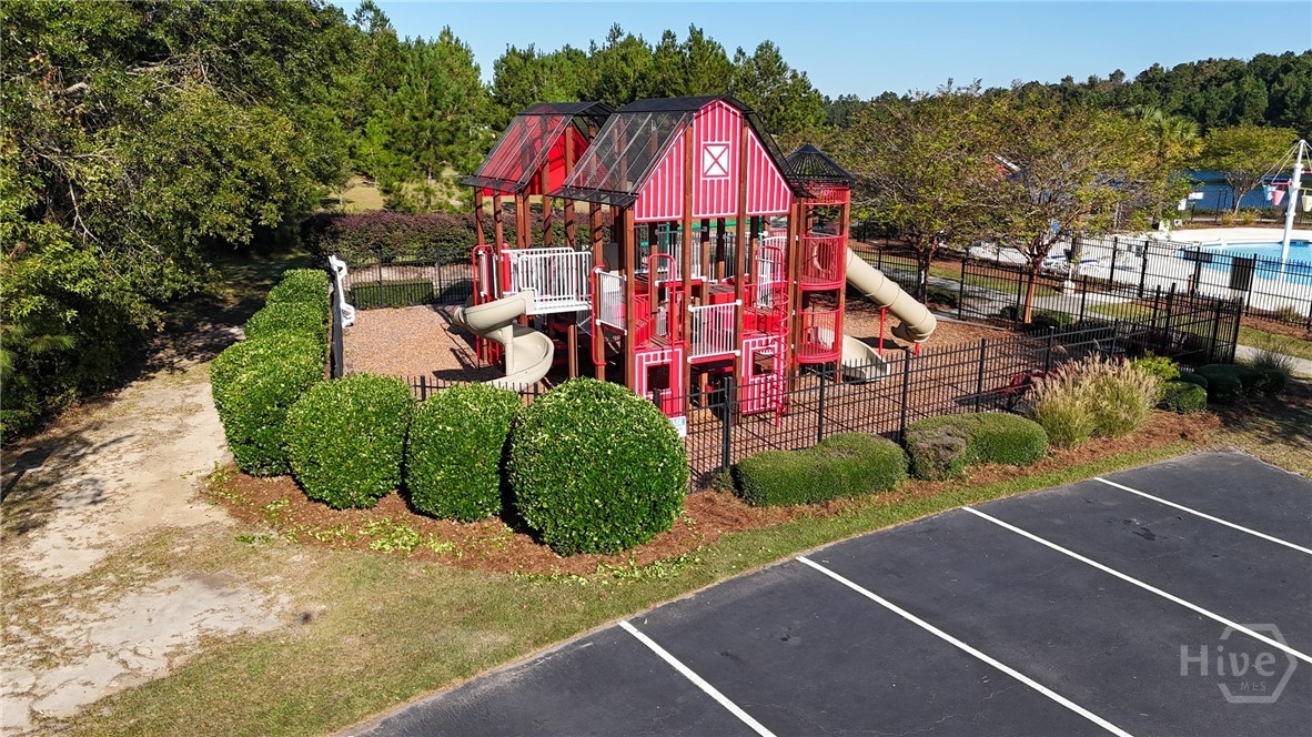 28 Emerson Way