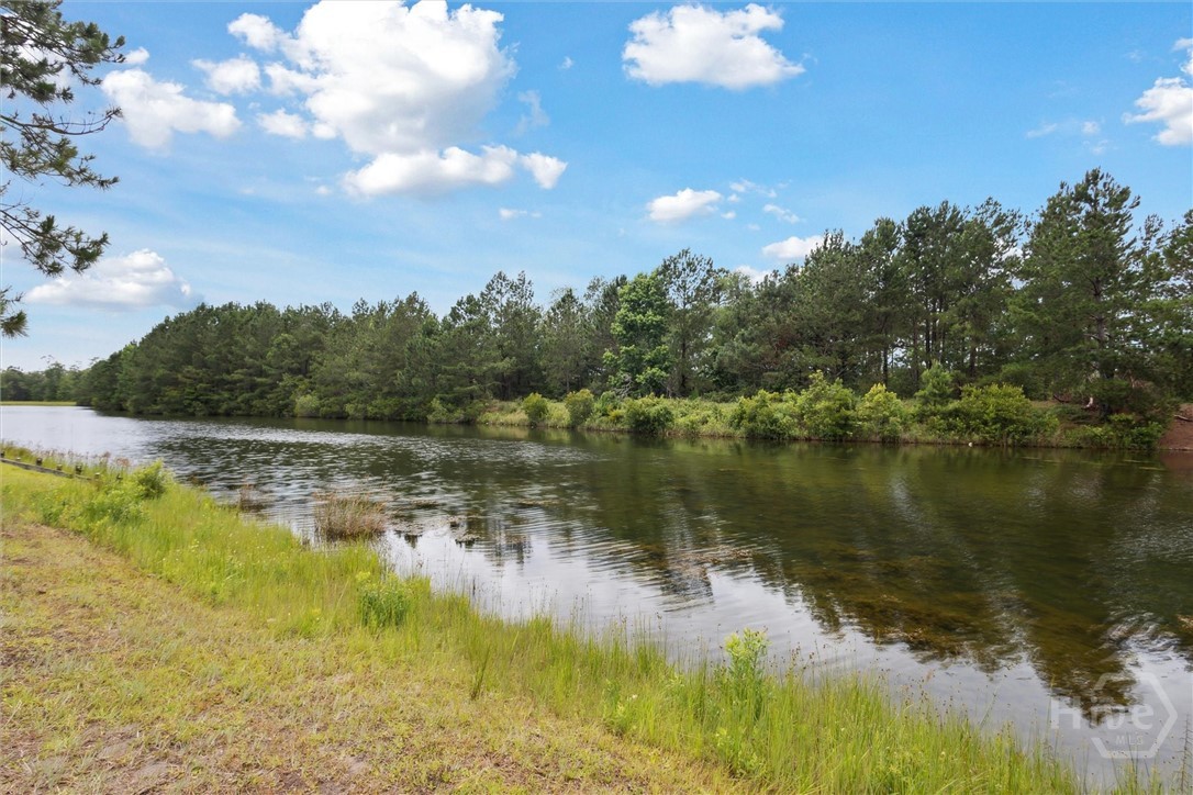 112 Kingsley Drive N