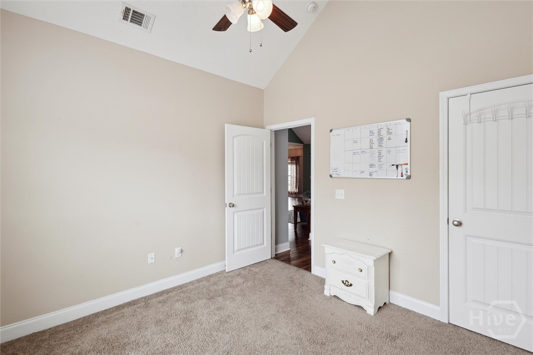 112 Kingsley Drive N