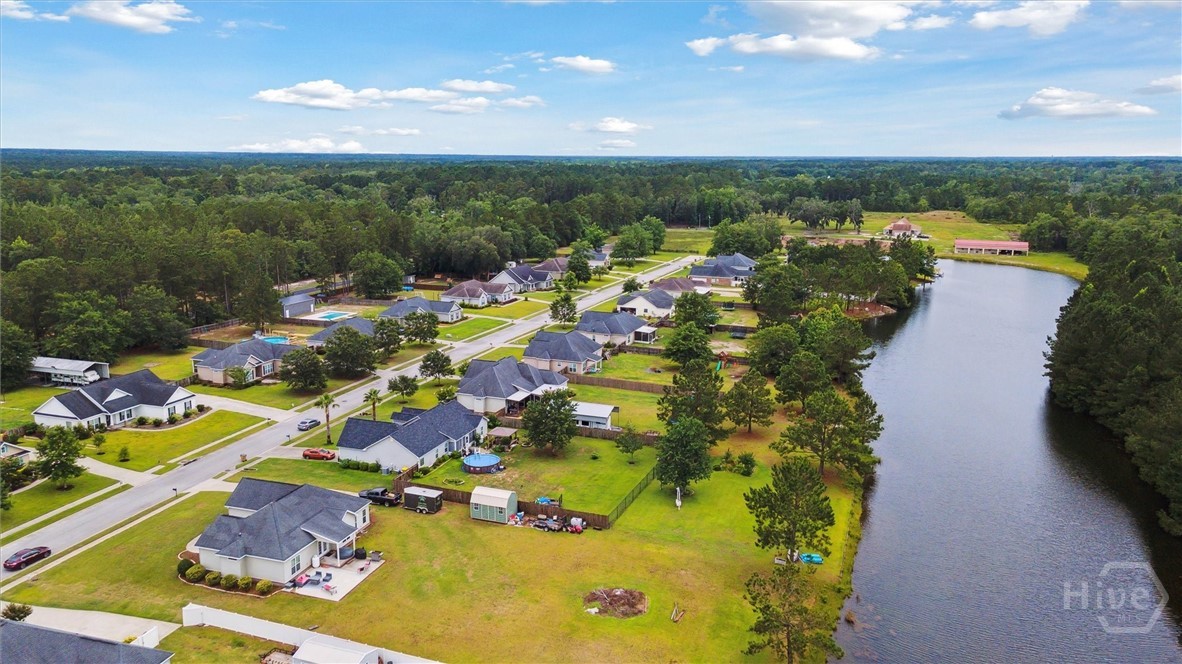 112 Kingsley Drive N