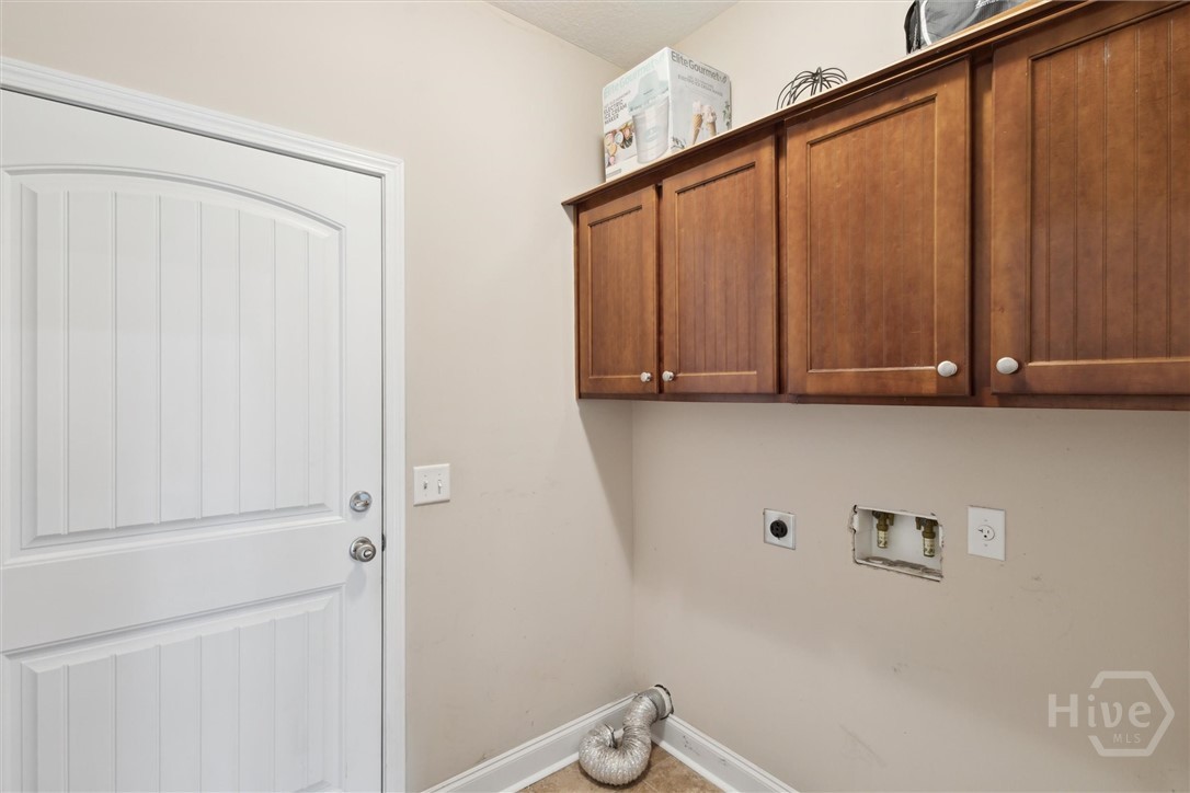 112 Kingsley Drive N