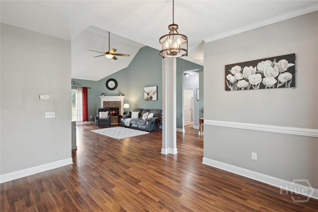 112 Kingsley Drive N