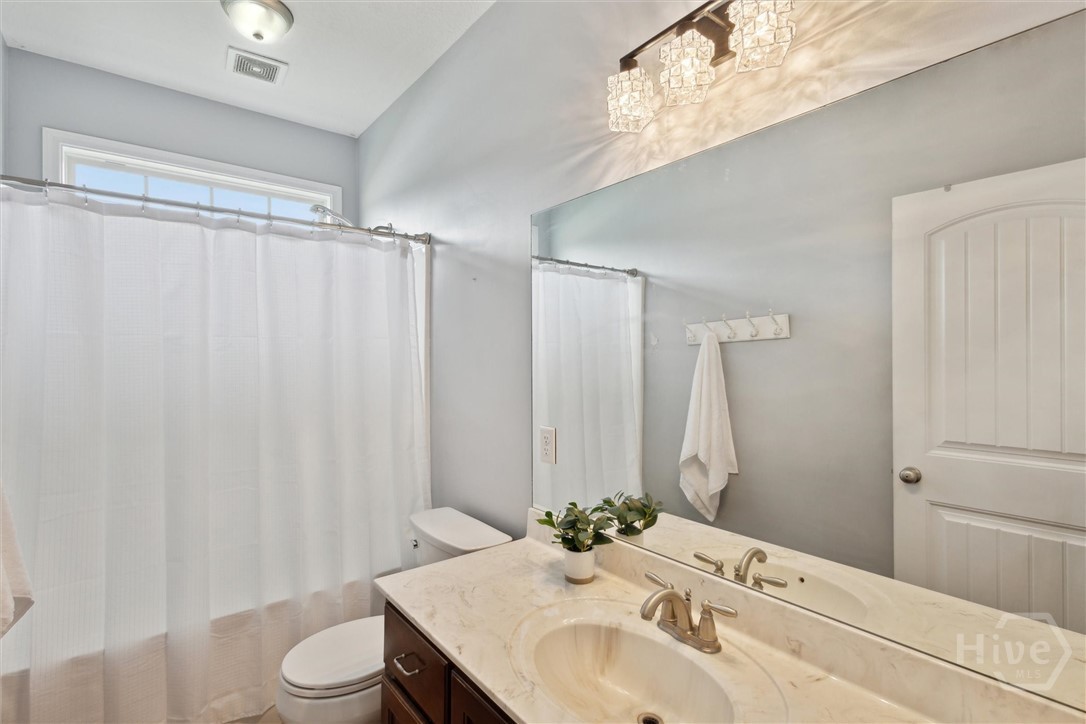 112 Kingsley Drive N