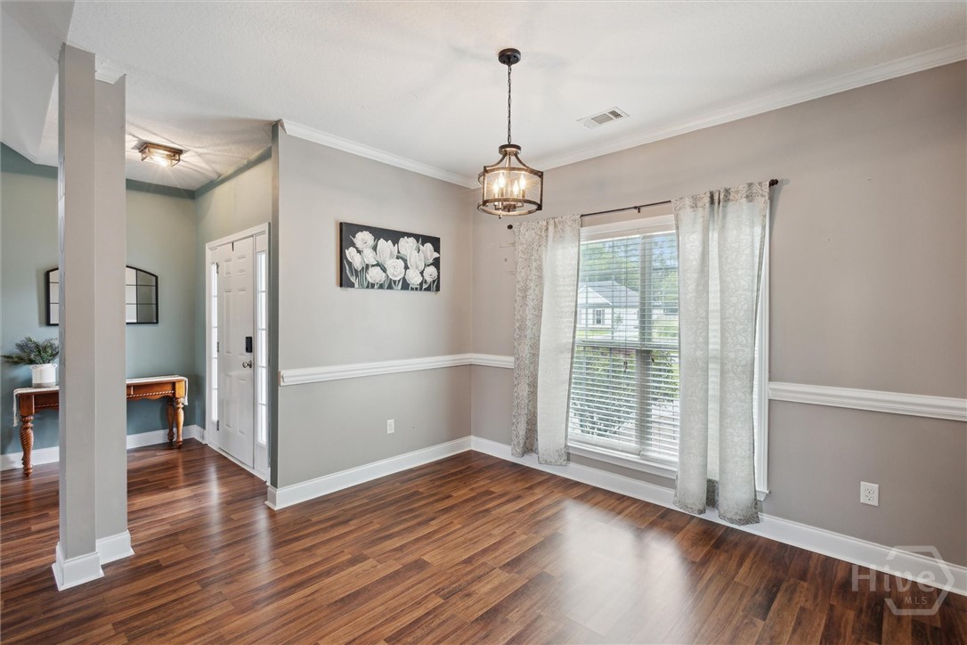 112 Kingsley Drive N