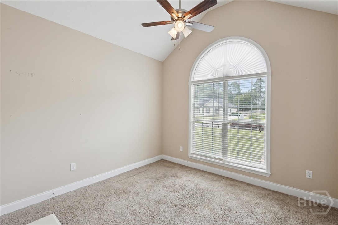 112 Kingsley Drive N